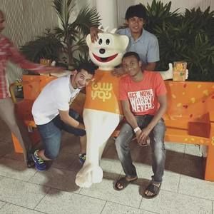 Meet your Posher, Adil